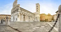 Pisa, Lucca and Tuscany Private Tour from Livorno